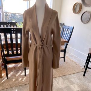 Merino wool sweater, Babaton, brown with belt.